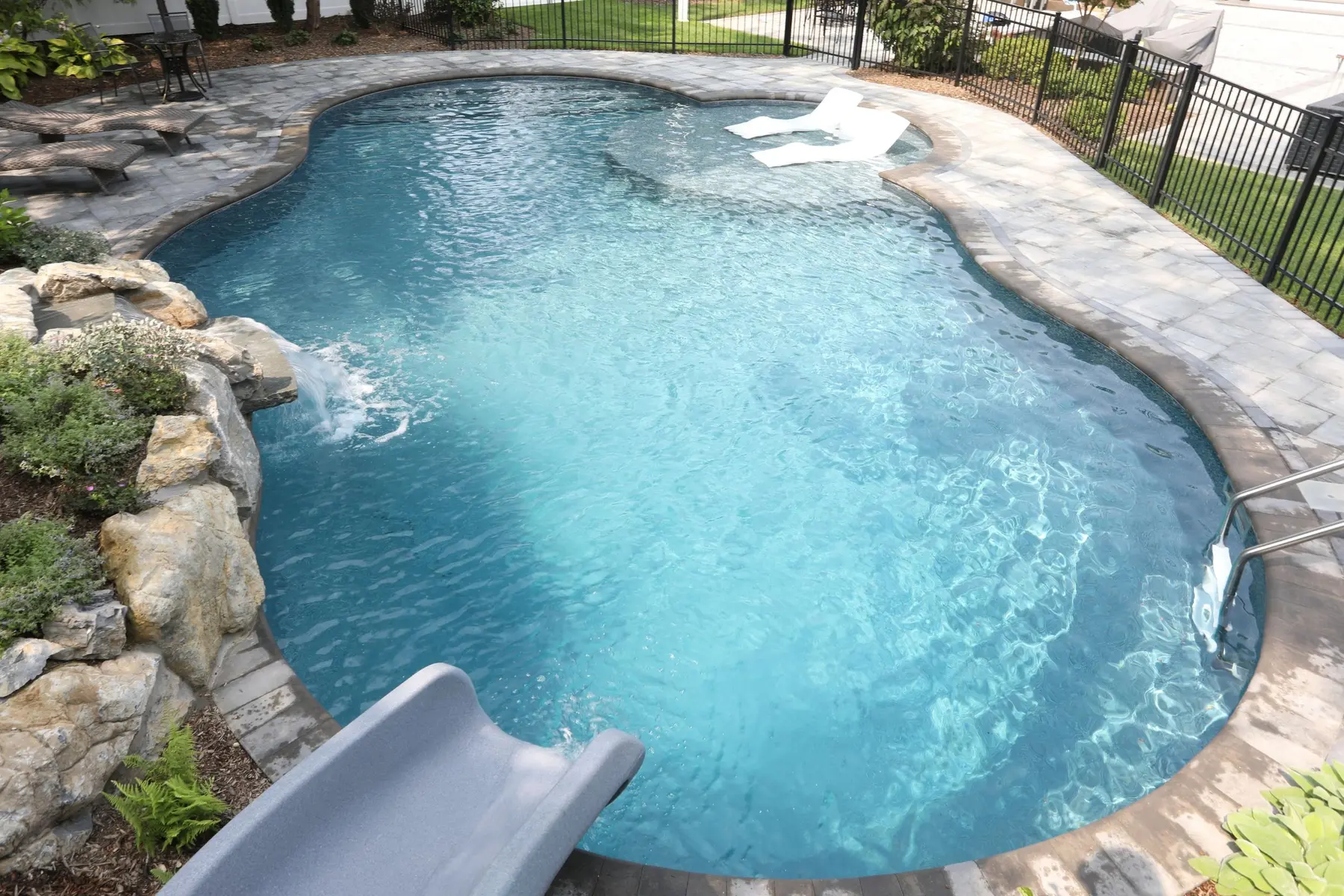 Freeform Pools by Swim King 10