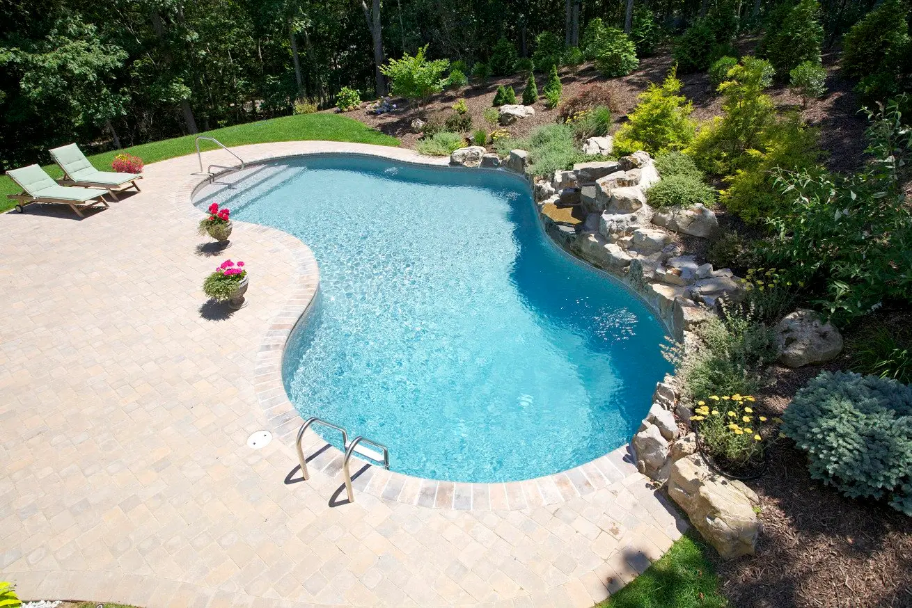 Freeform Pools by Swim King 12