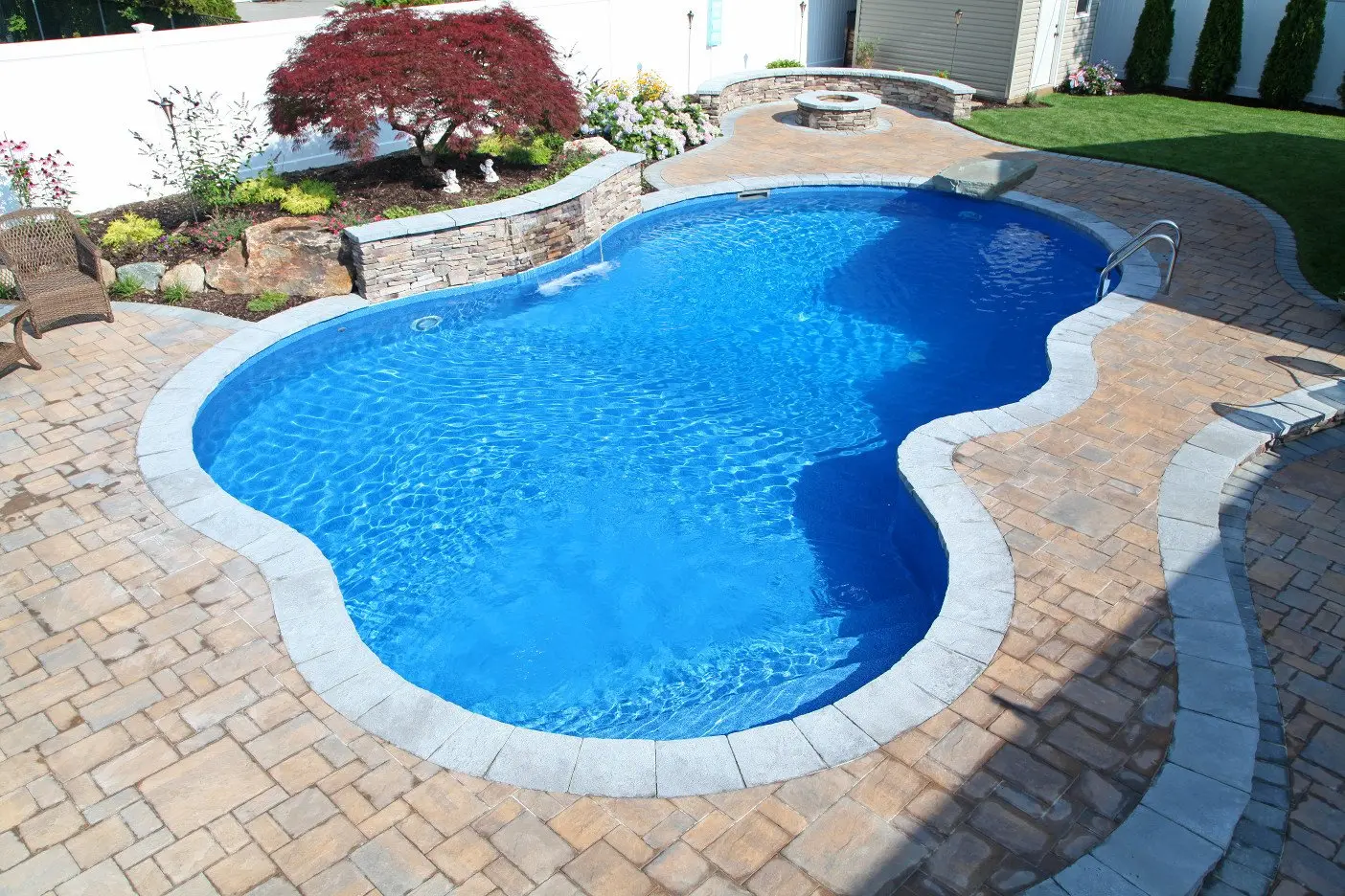 Freeform Pools by Swim King 14