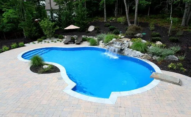 Freeform Pools by Swim King 15