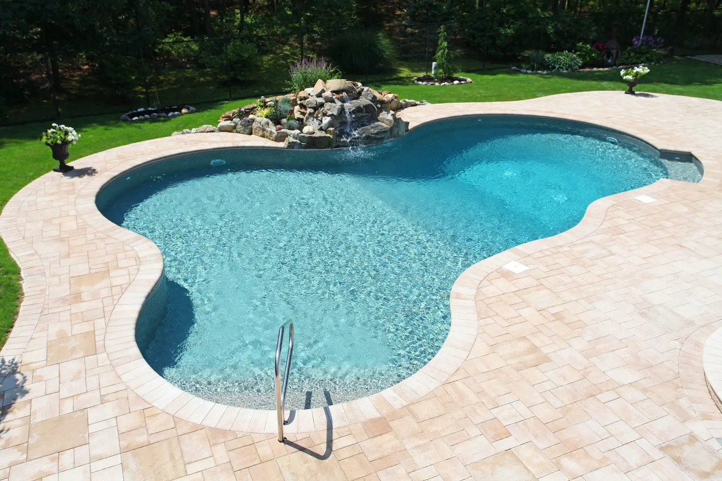 Freeform Pools by Swim King 16