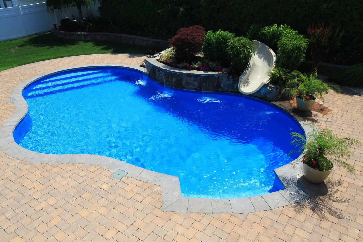 Freeform Pools by Swim King 17