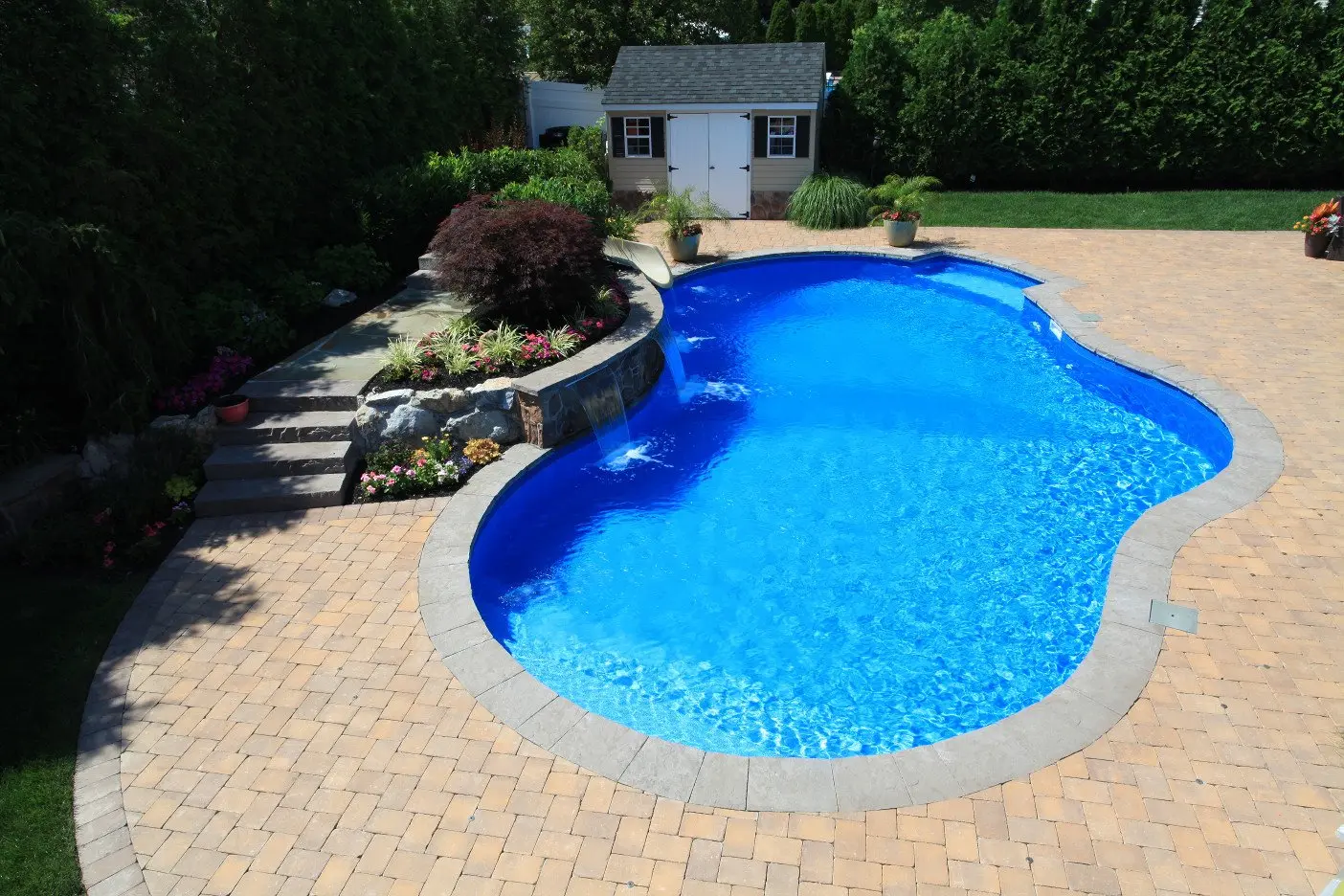 Freeform Pools by Swim King 20
