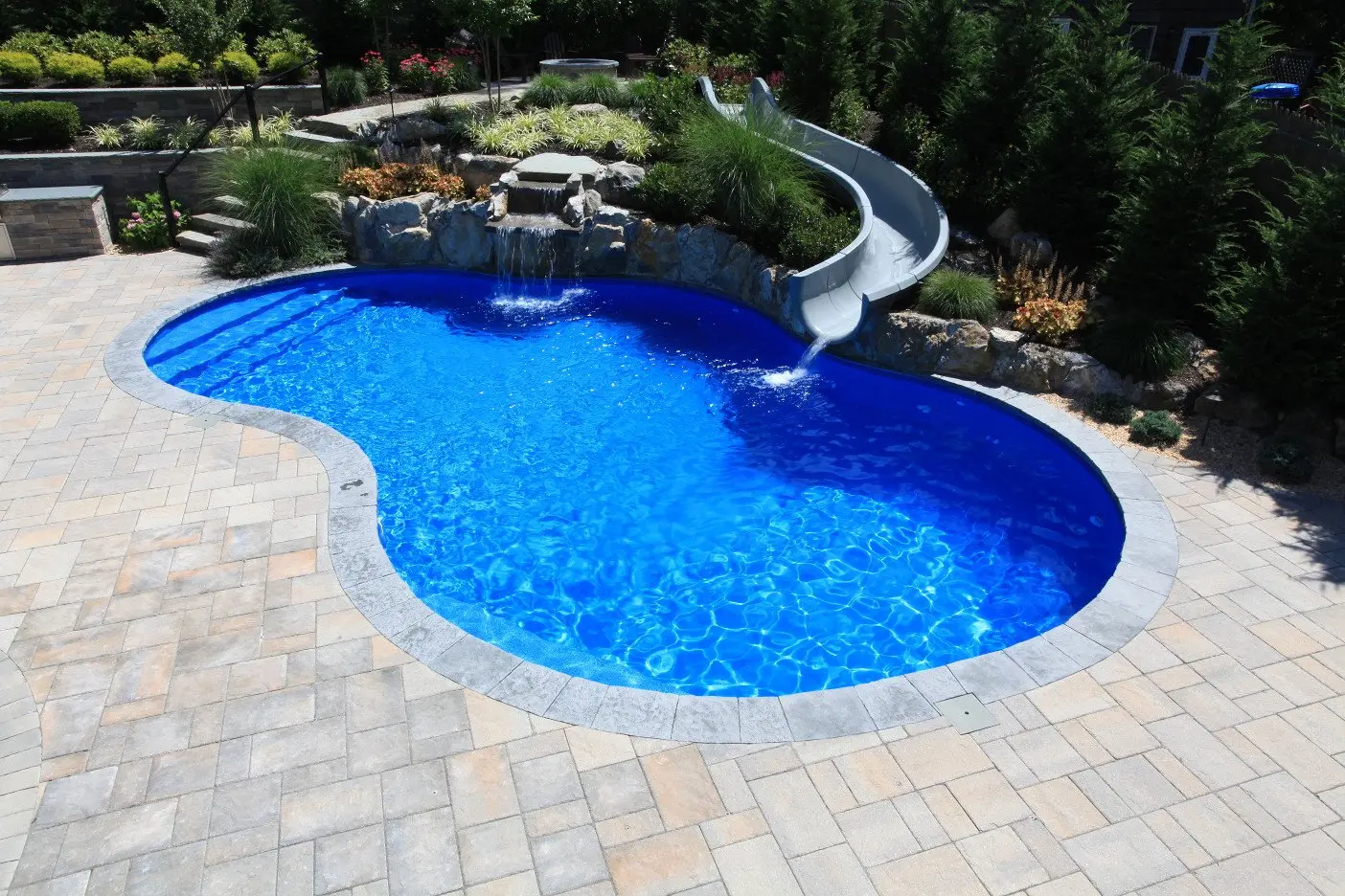 Freeform Pools by Swim King 23