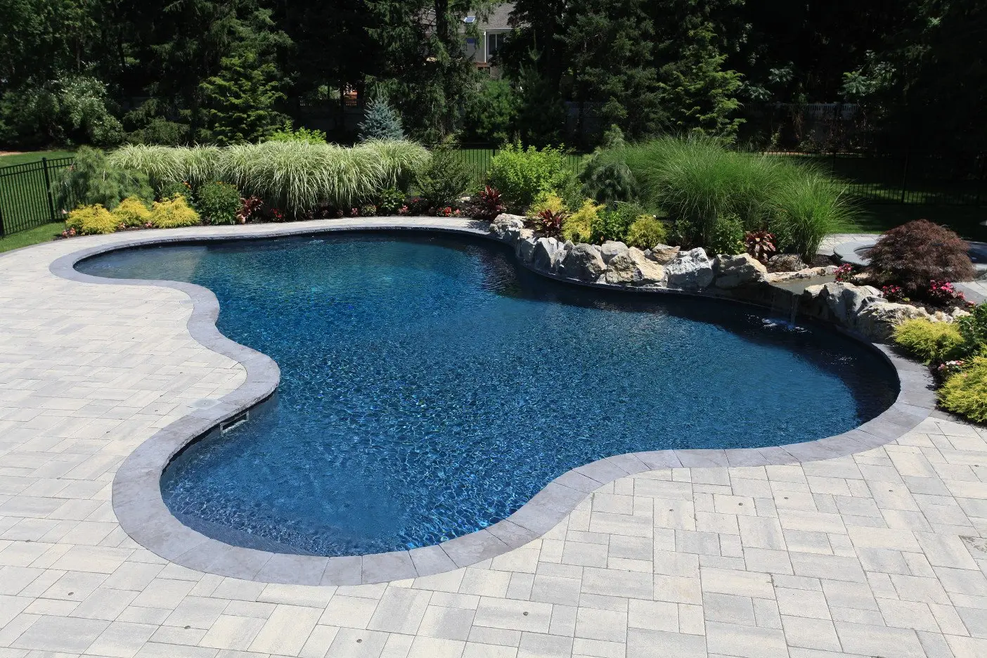 Freeform Pools by Swim King 25