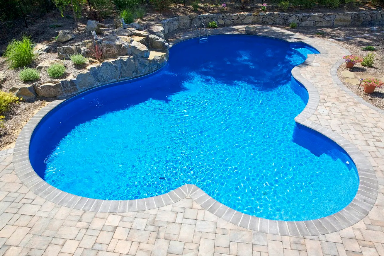 Freeform Pools by Swim King 26