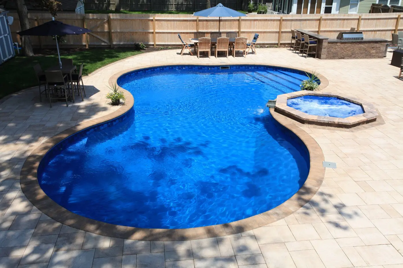 Freeform Pools by Swim King 31