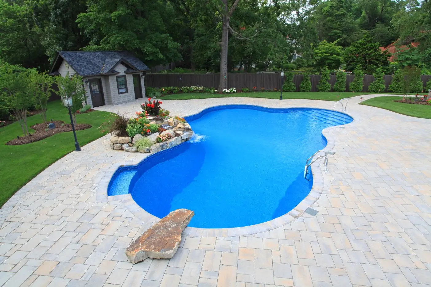 Freeform Pools by Swim King 37
