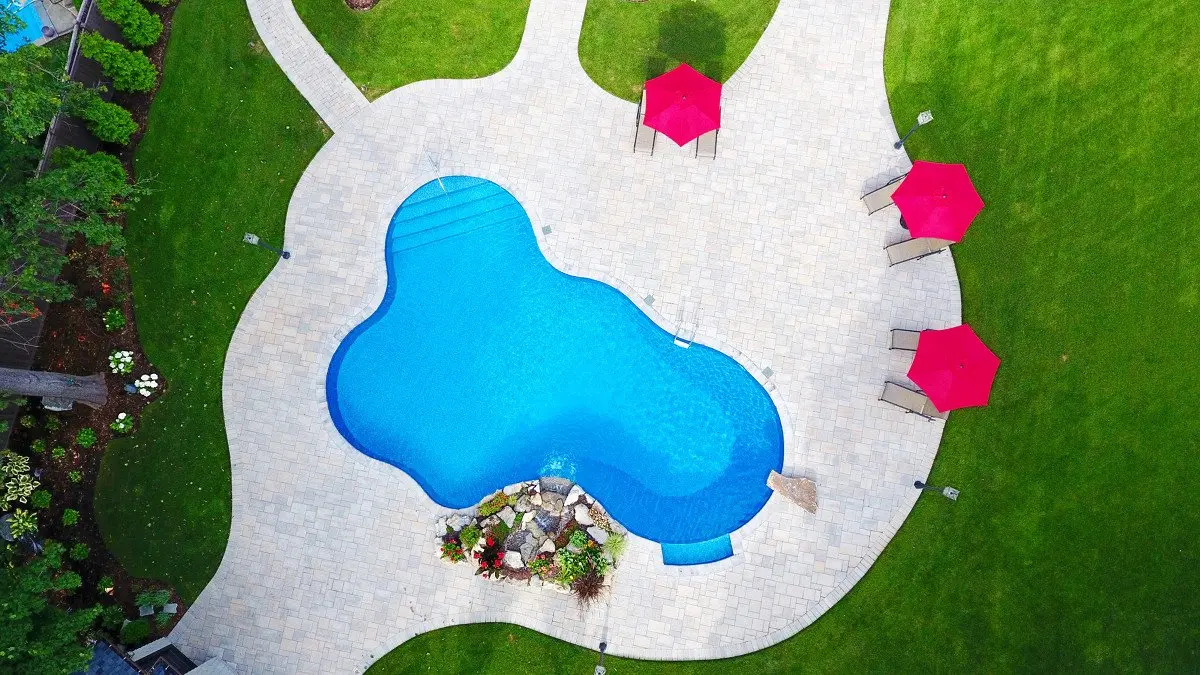 Freeform Pools by Swim King 39