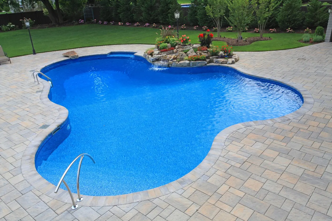 Freeform Pools by Swim King 41